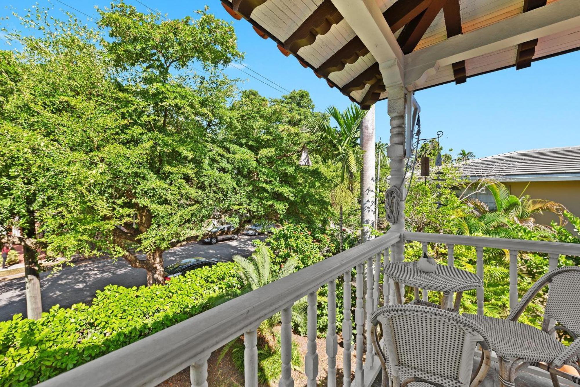 Casa Coral Hotel Коръл Гейбълс Екстериор снимка